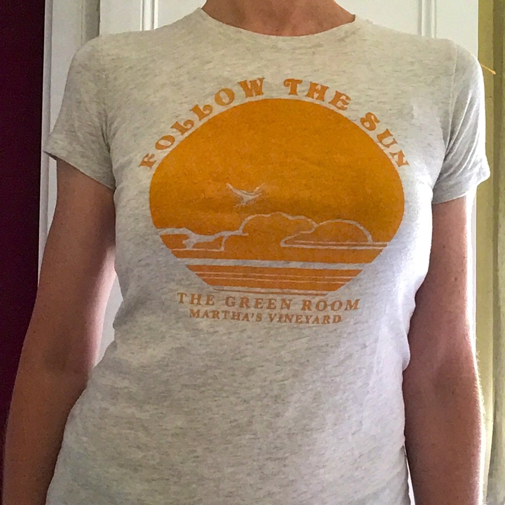 'Martha’s Vineyard The Green Room - Follow the Sun Graphic Tee T-Shirt Cape Cod
